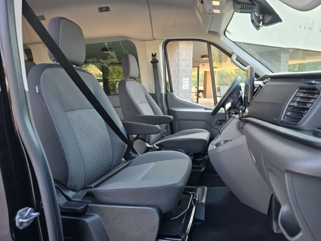 Ford Transit-350 photo 36