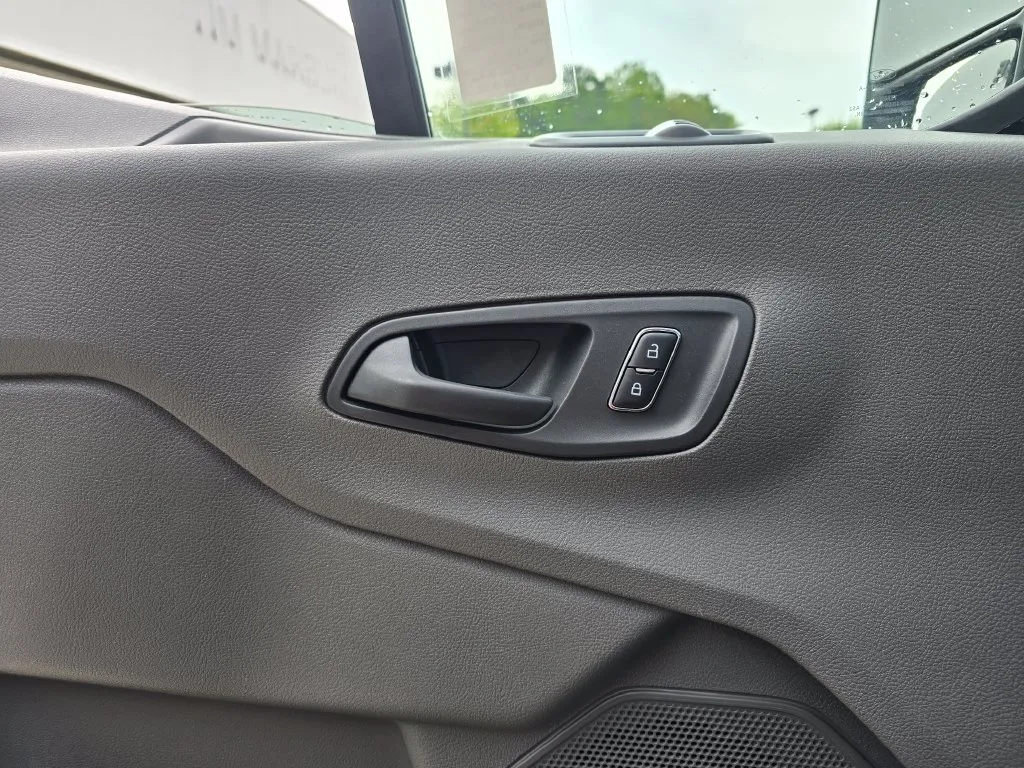 Ford Transit-350 photo 33