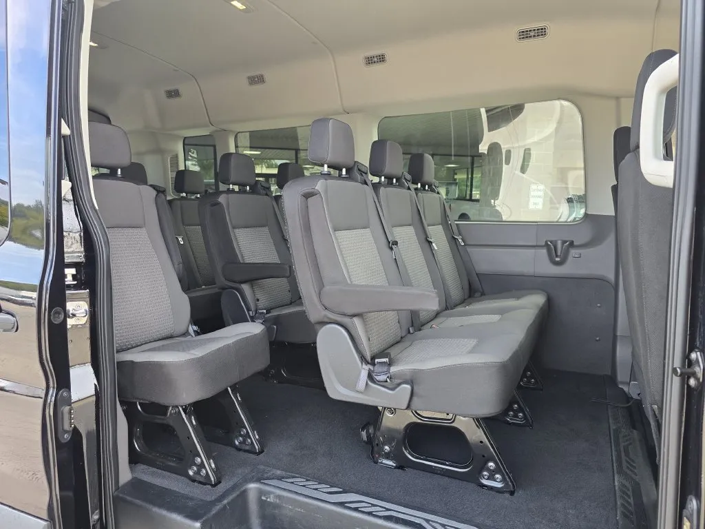 Ford Transit-350 photo 13