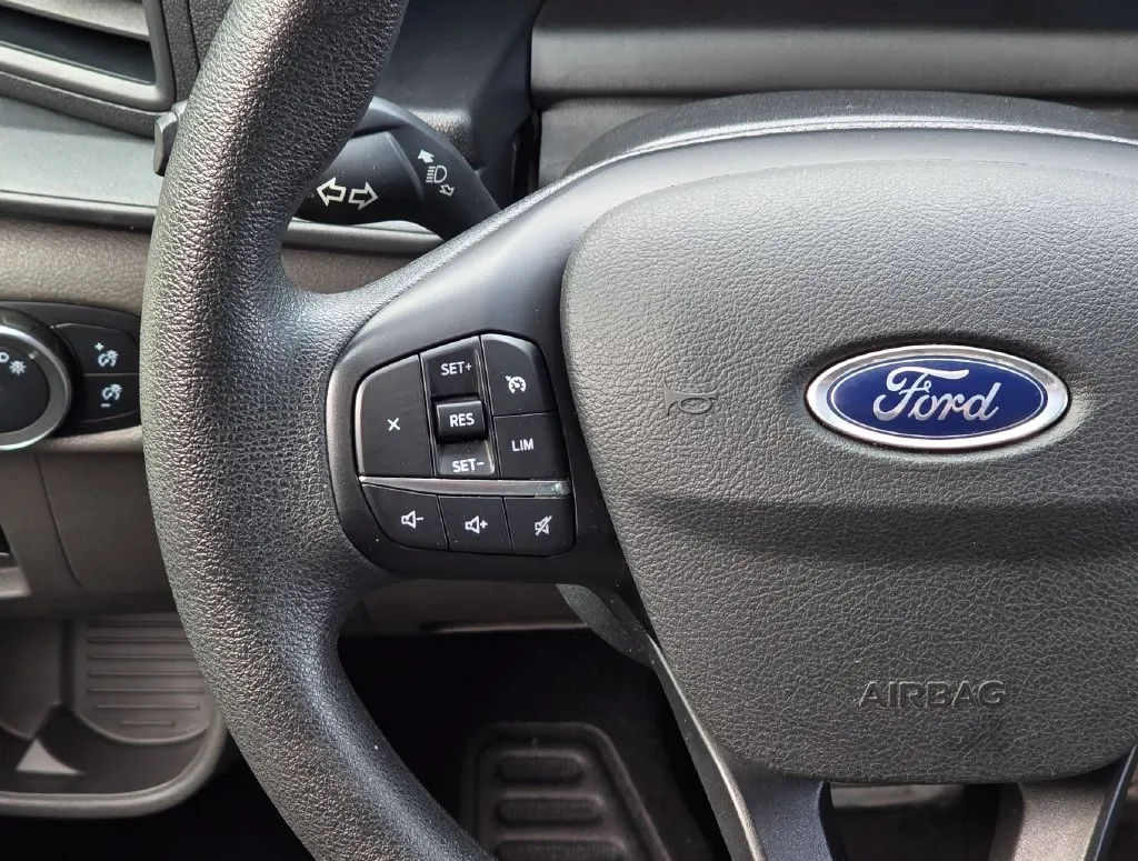 Ford Transit-350 photo 18