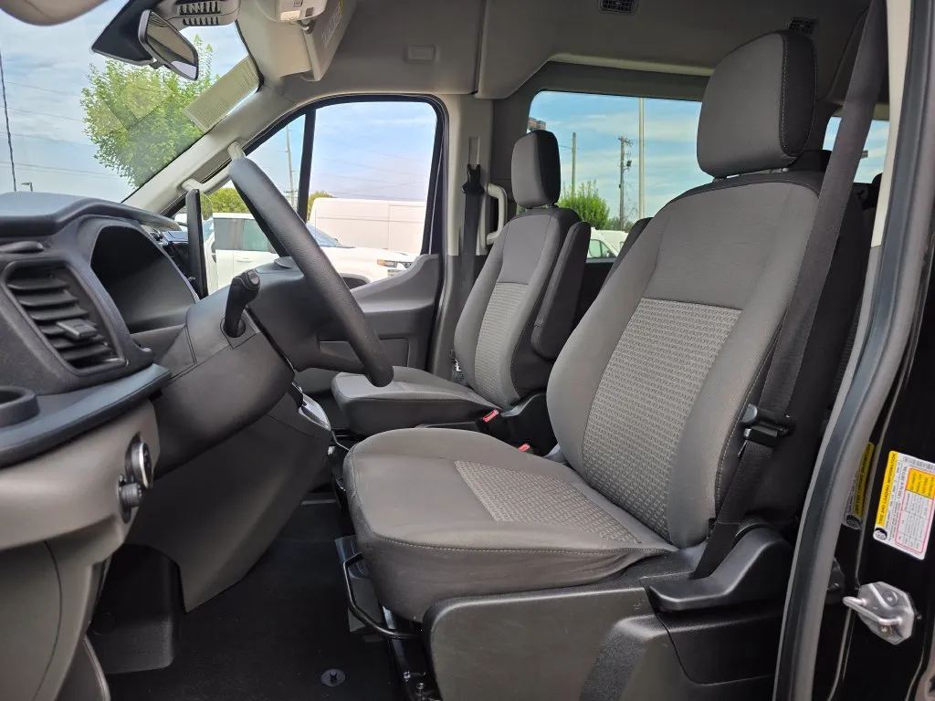 Ford Transit-350 photo 30
