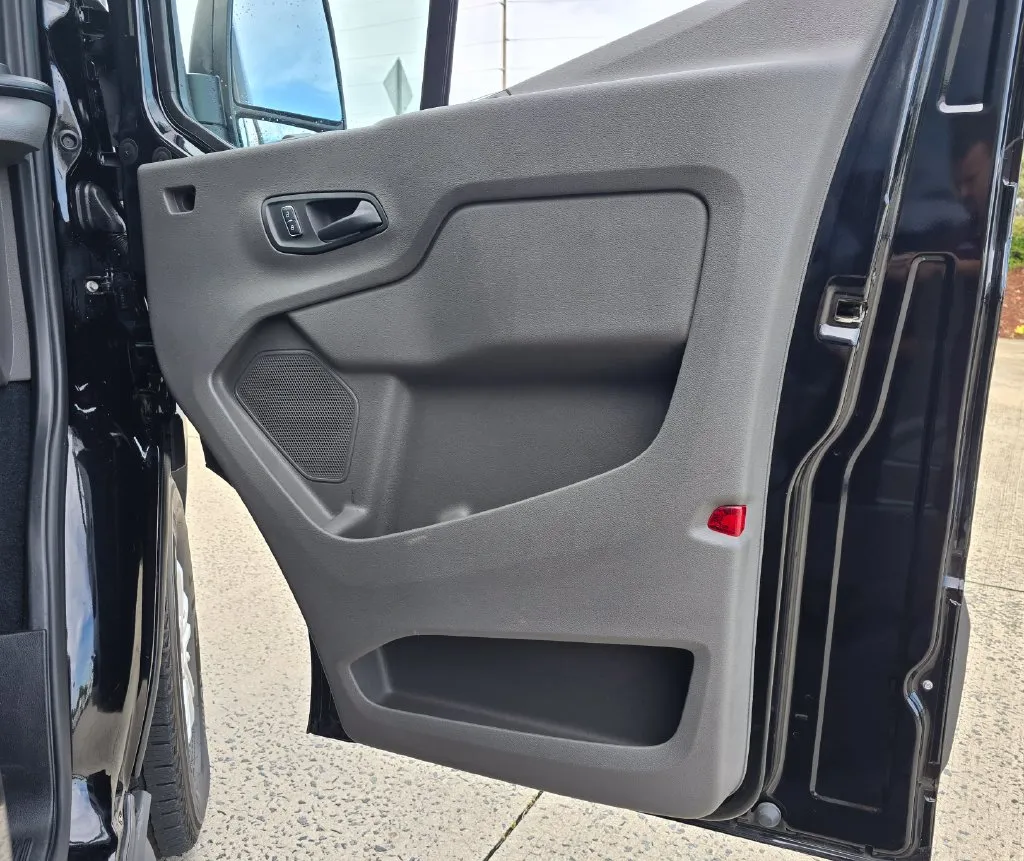 Ford Transit-350 photo 36