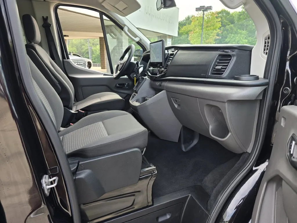 Ford Transit-350 photo 34