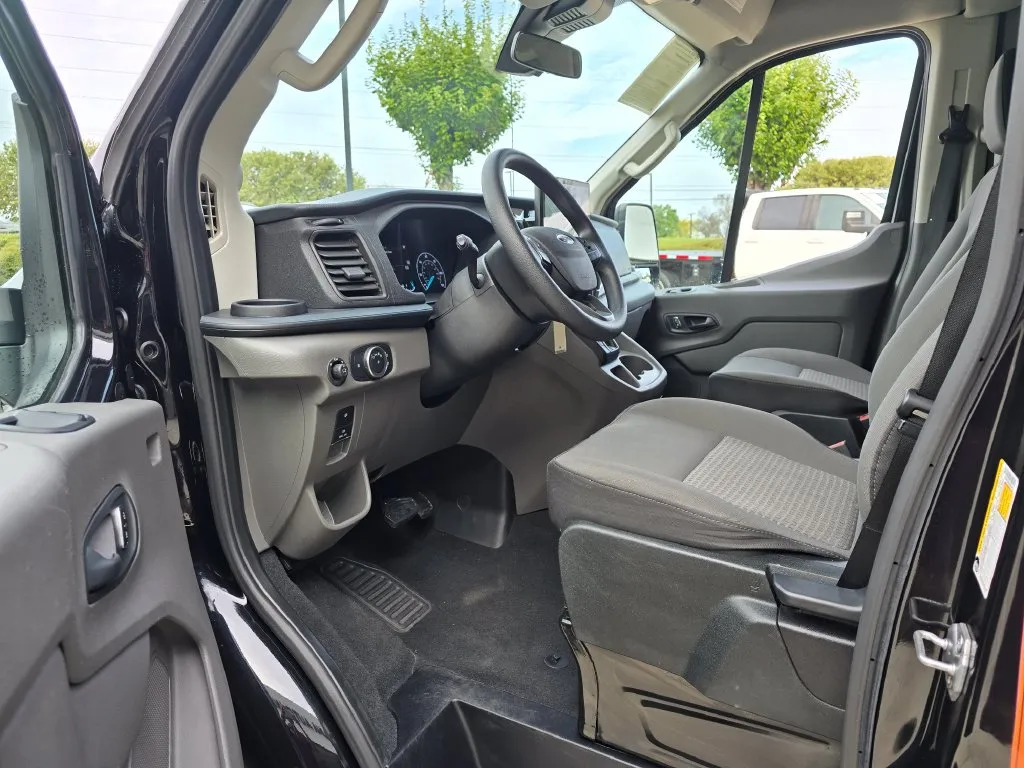 Ford Transit-350 photo 29