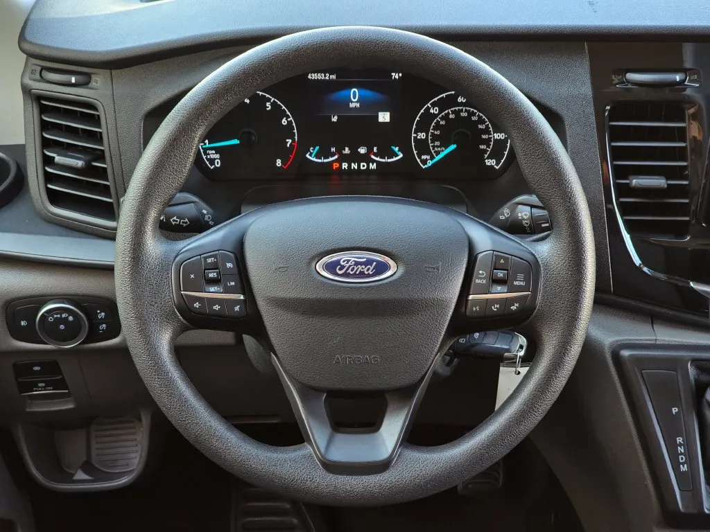 Ford Transit-350 photo 17