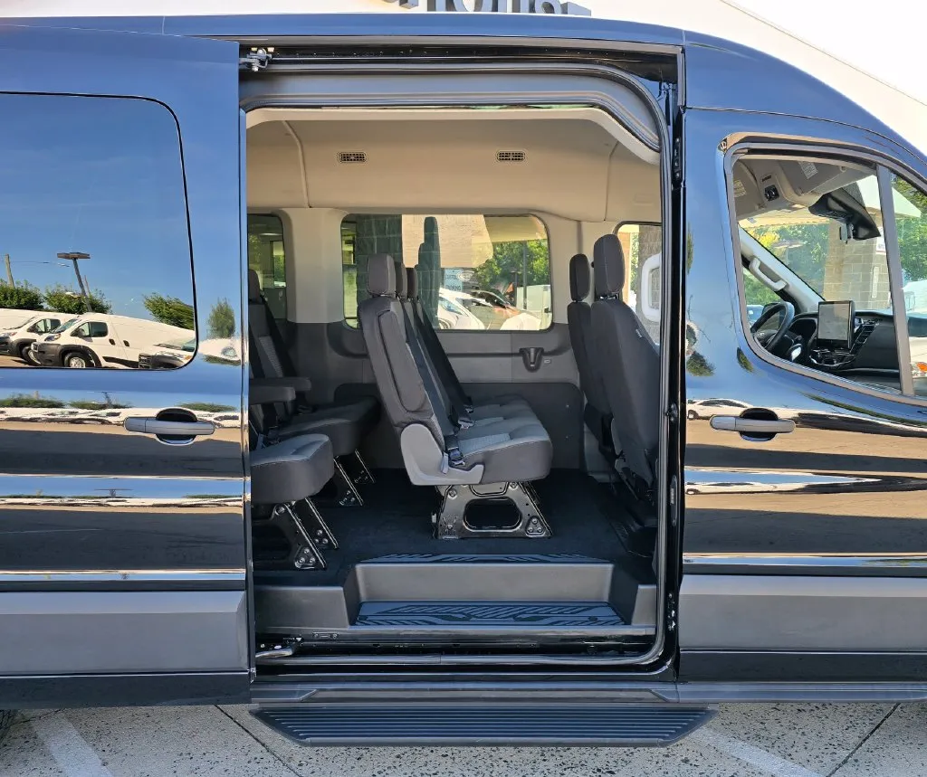 Ford Transit-350 photo 12