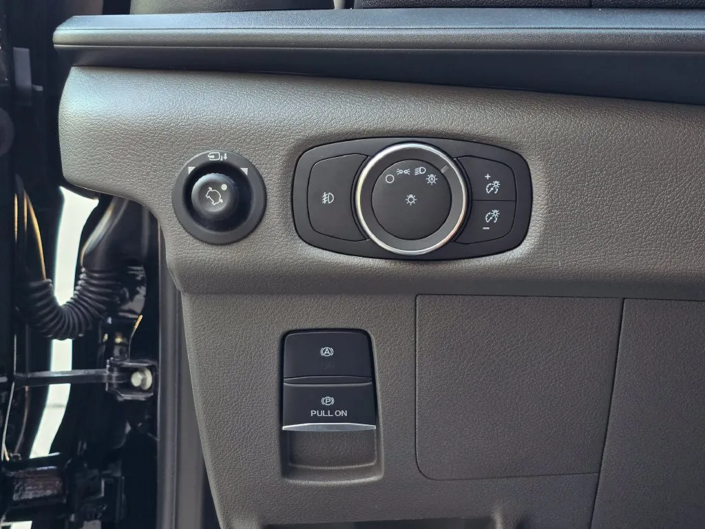 Ford Transit-350 photo 41