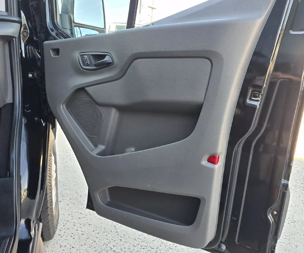 Ford Transit-350 photo 38