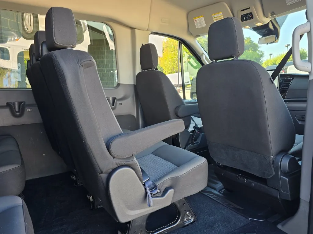 Ford Transit-350 photo 14