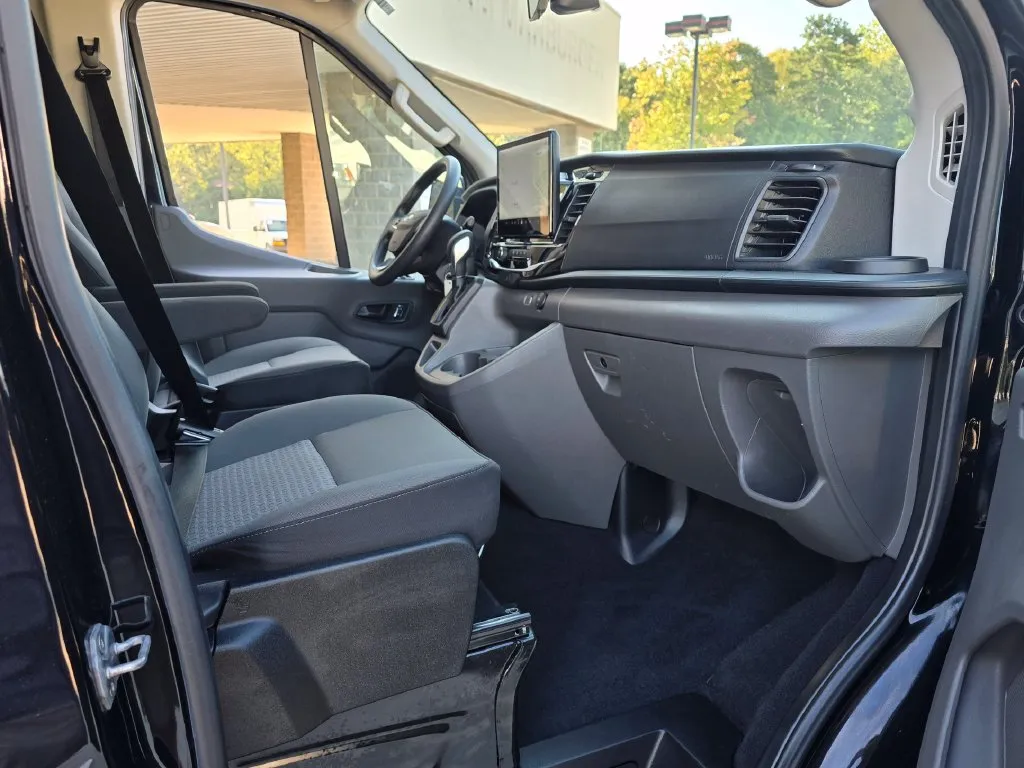 Ford Transit-350 photo 36