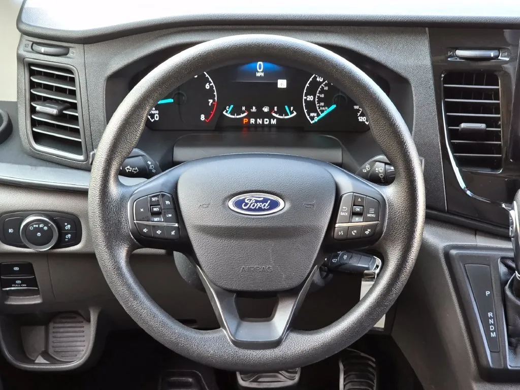 Ford Transit-350 photo 16