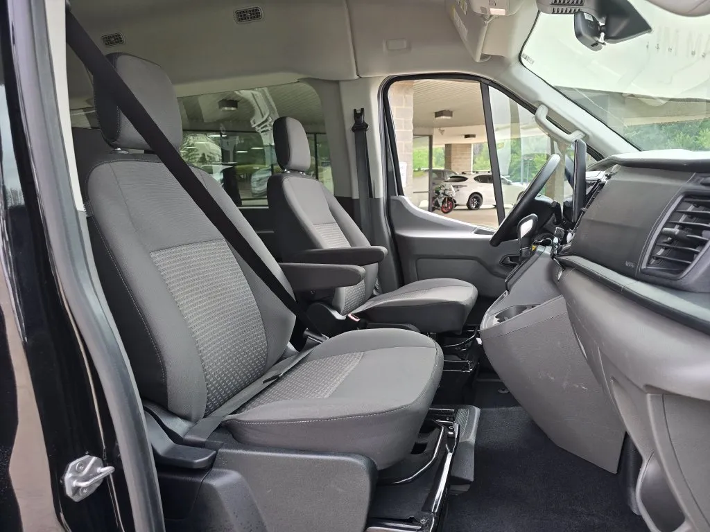 Ford Transit-350 photo 35