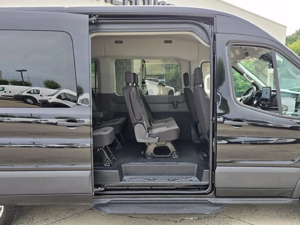 Ford Transit-350 photo 12