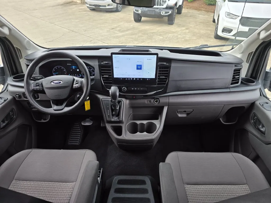 Ford Transit-350 photo 15