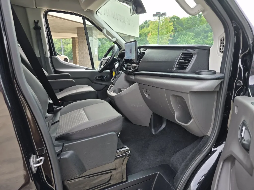 Ford Transit-350 photo 34