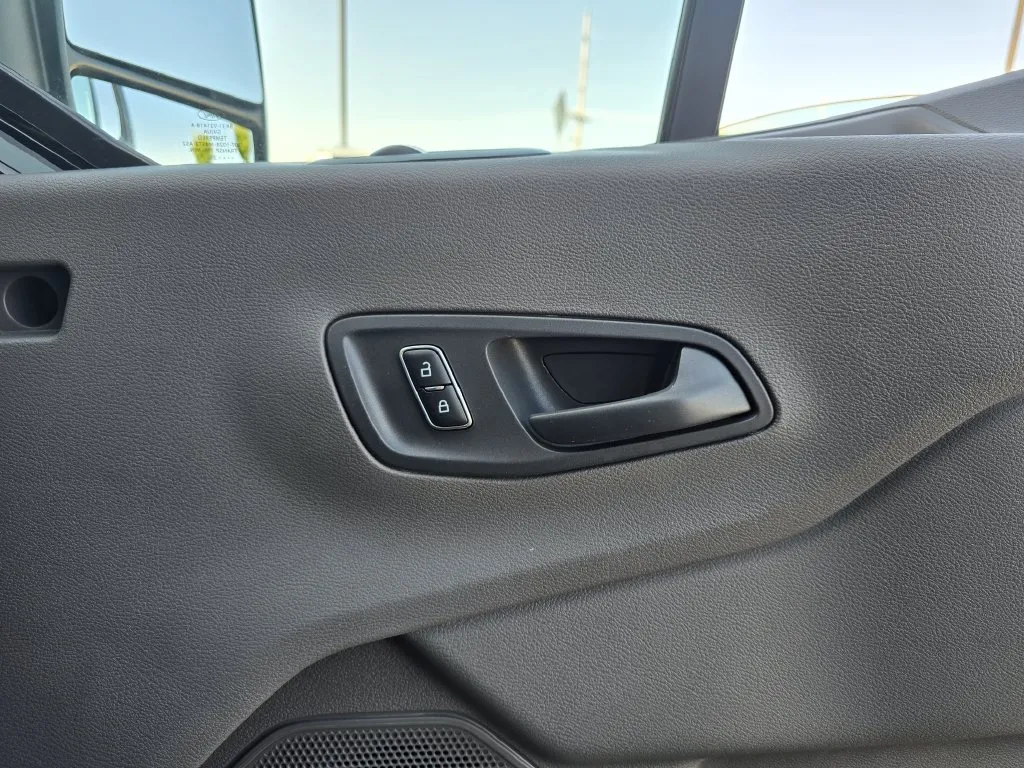 Ford Transit-350 photo 41