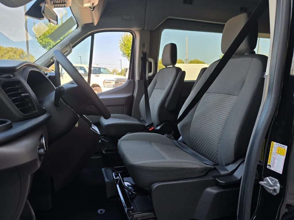 Ford Transit-350 photo 33