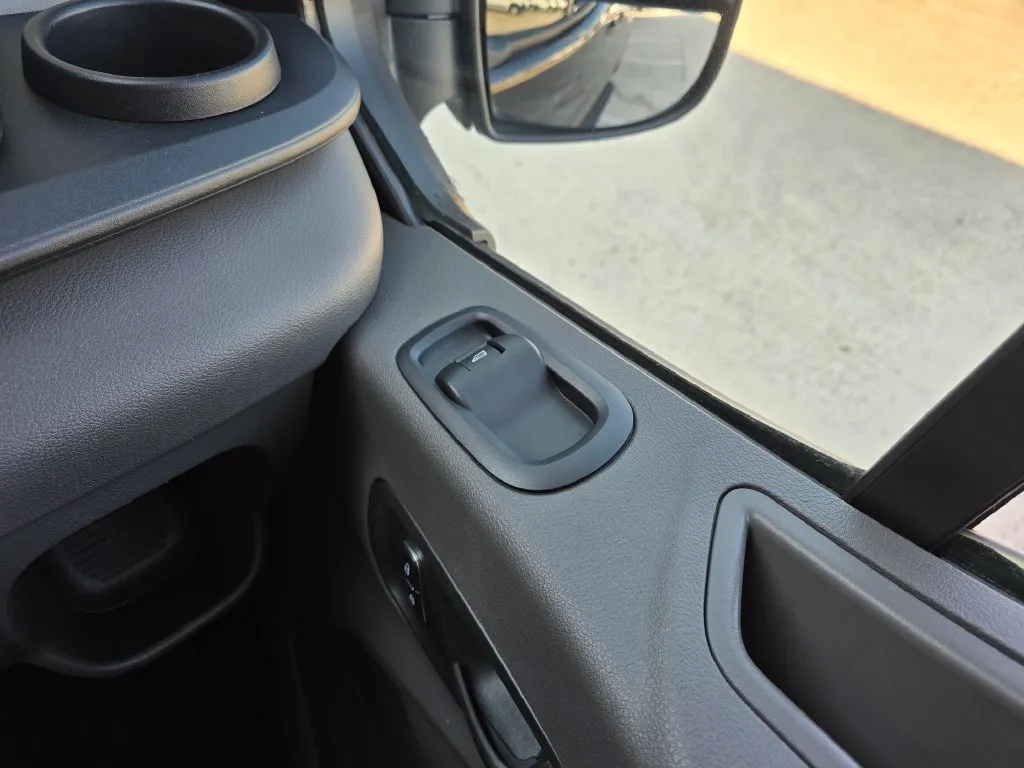 Ford Transit-350 photo 40