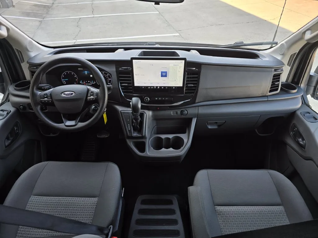 Ford Transit-350 photo 16