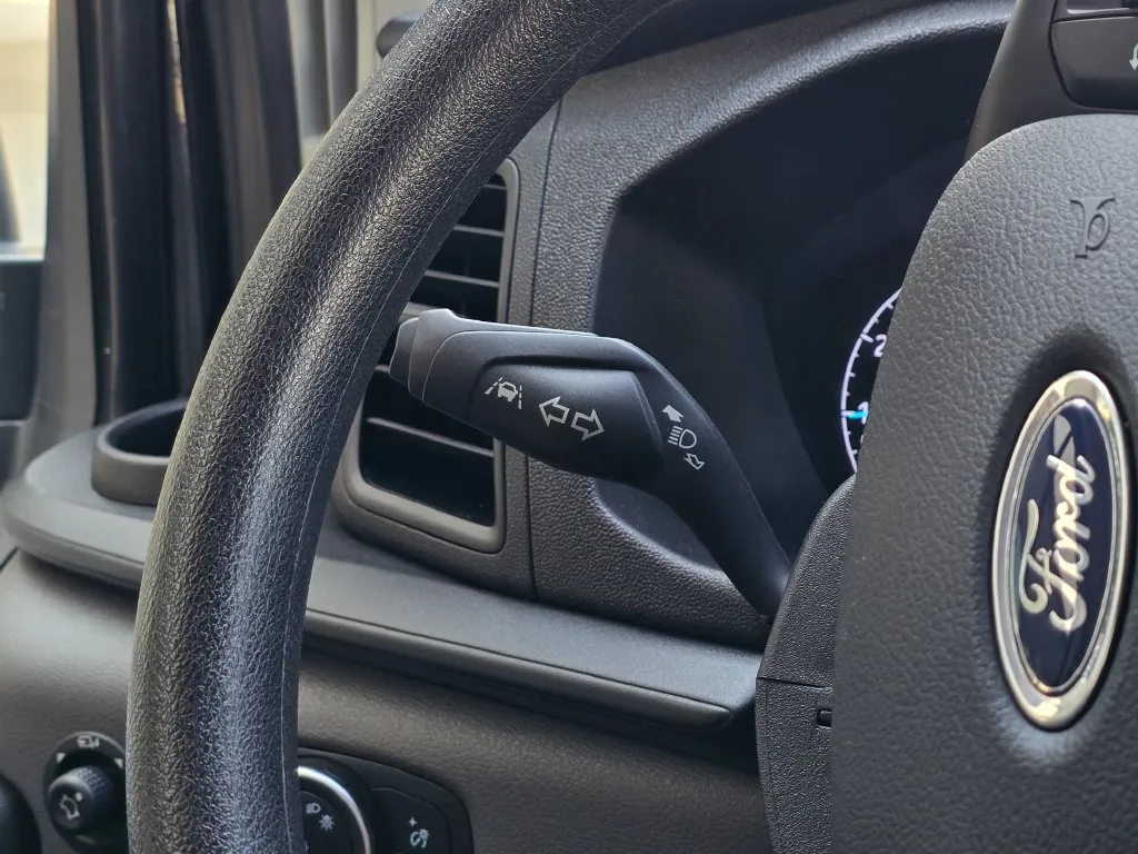 Ford Transit-350 photo 19