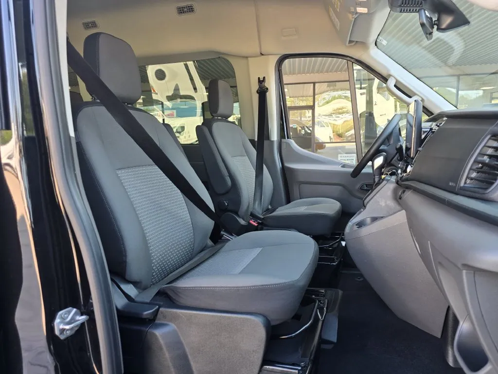 Ford Transit-350 photo 38