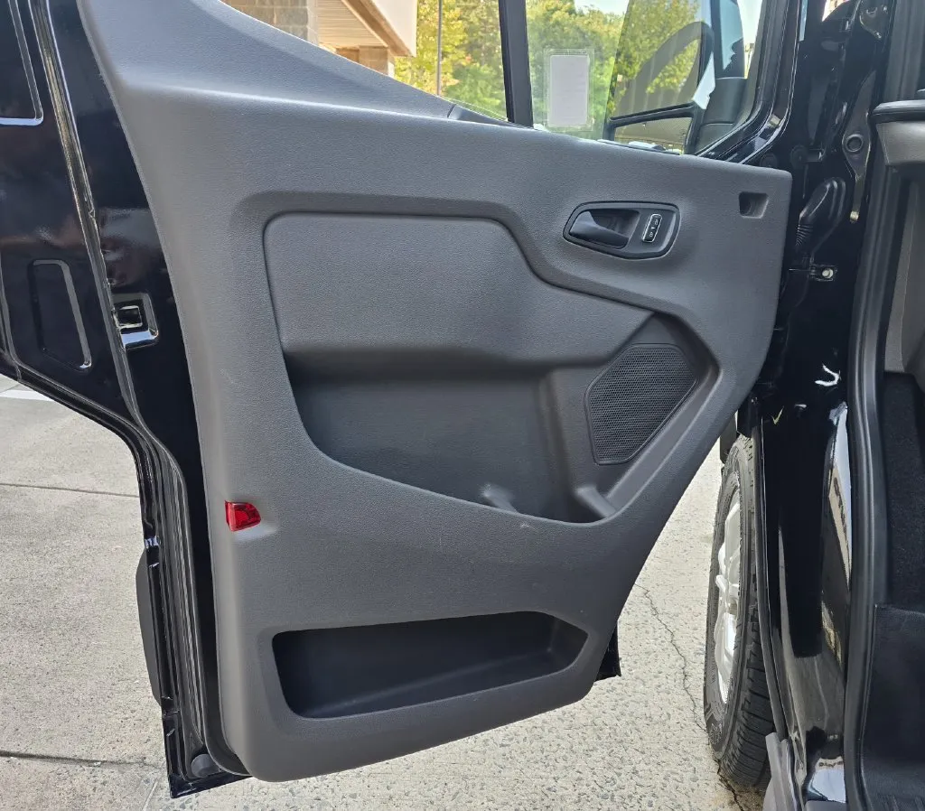 Ford Transit-350 photo 34
