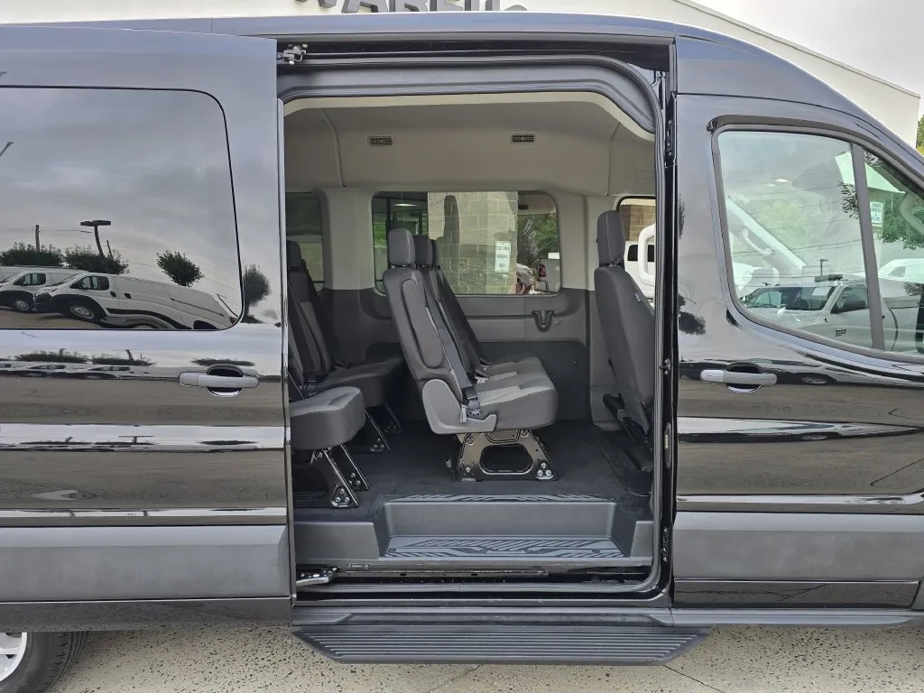 Ford Transit-350 photo 12