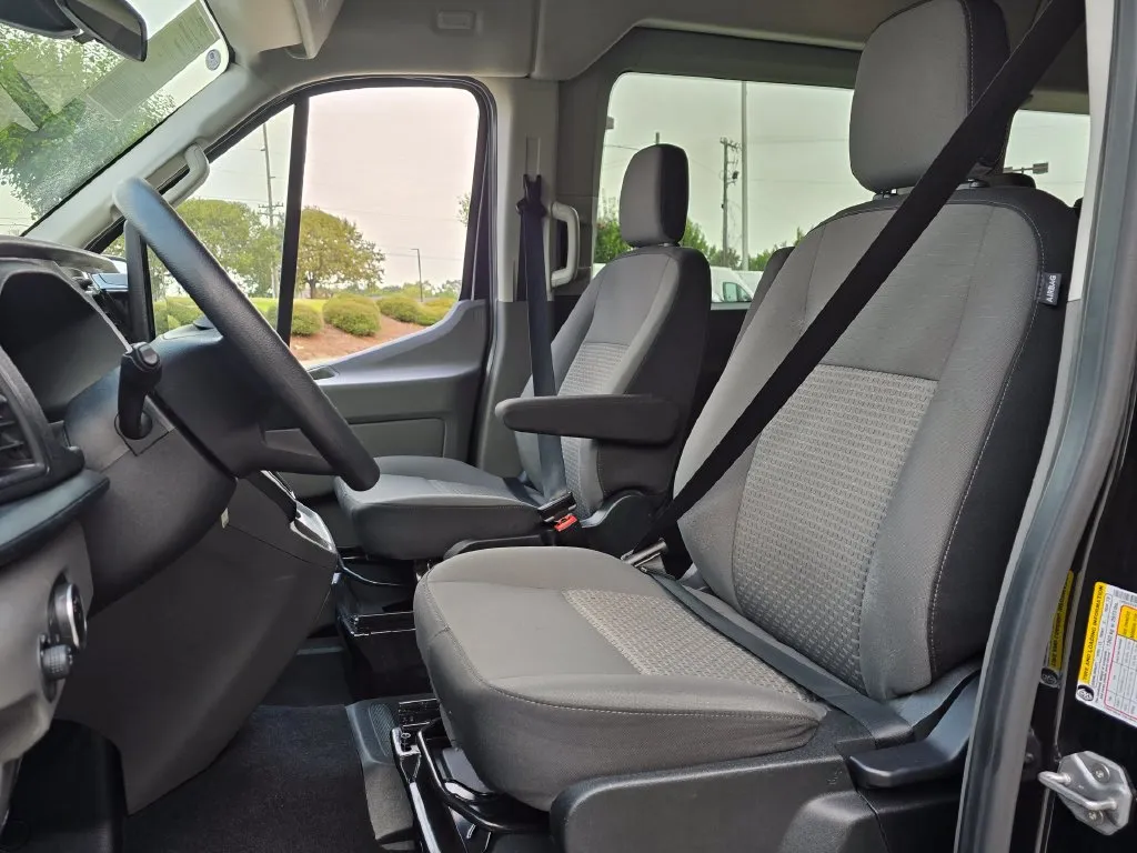 Ford Transit-350 photo 29