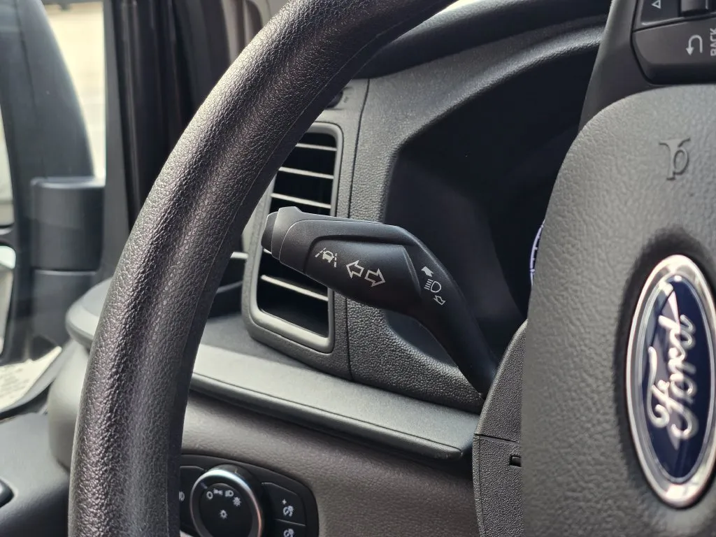 Ford Transit-350 photo 18
