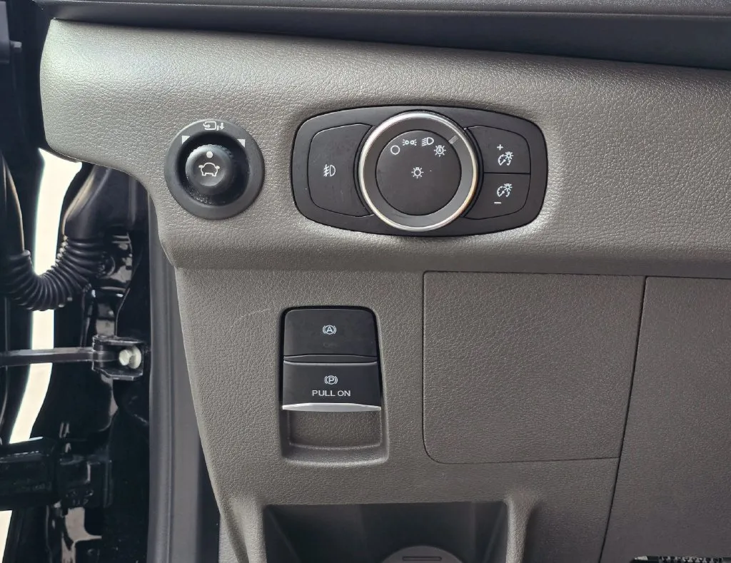 Ford Transit-350 photo 38