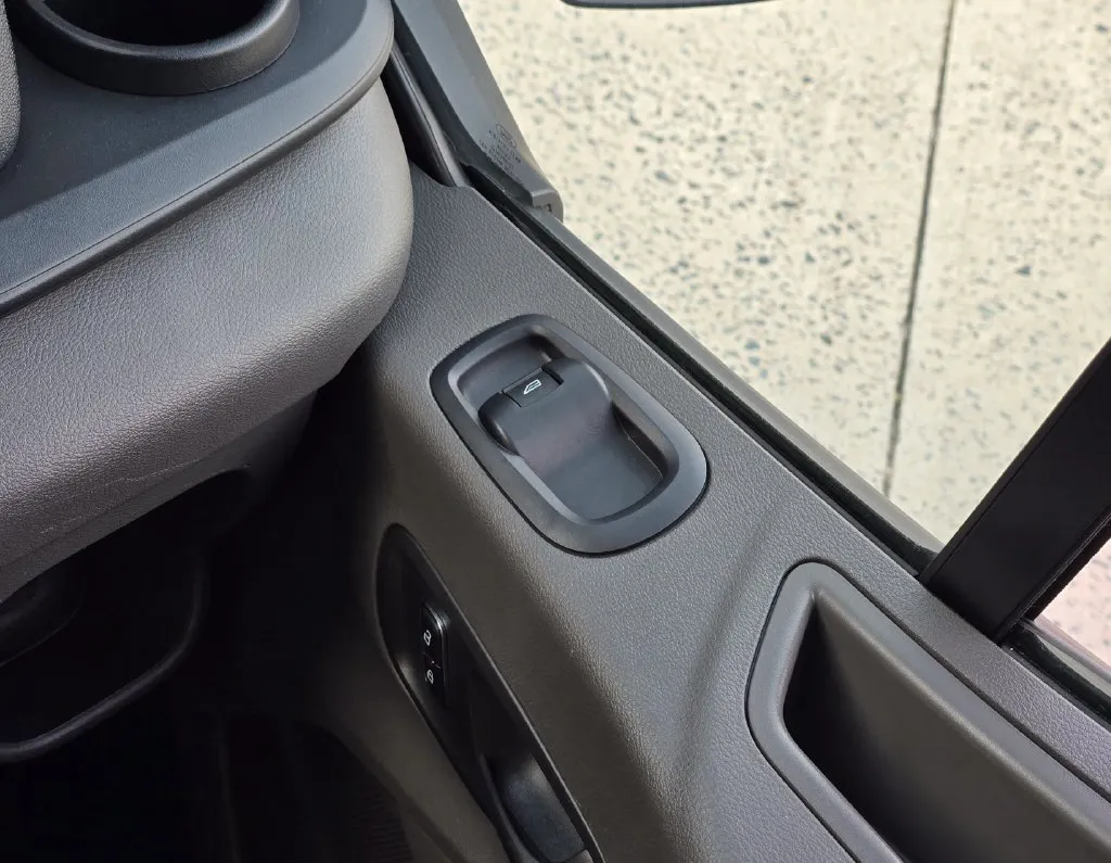Ford Transit-350 photo 36