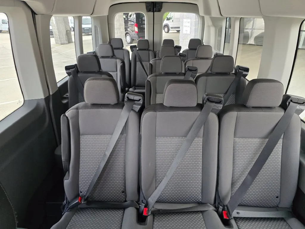 Ford Transit-350 photo 15