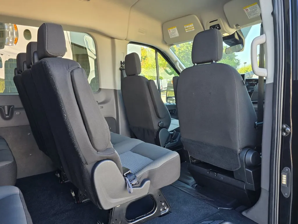 Ford Transit-350 photo 15