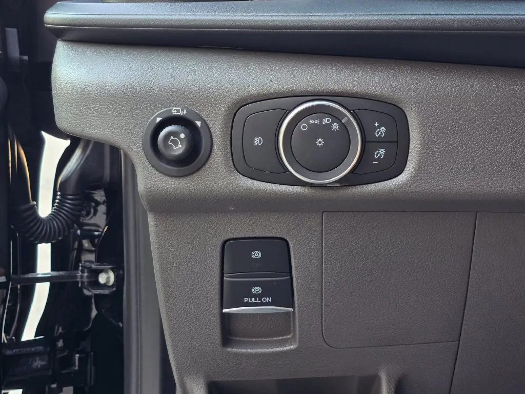 Ford Transit-350 photo 41