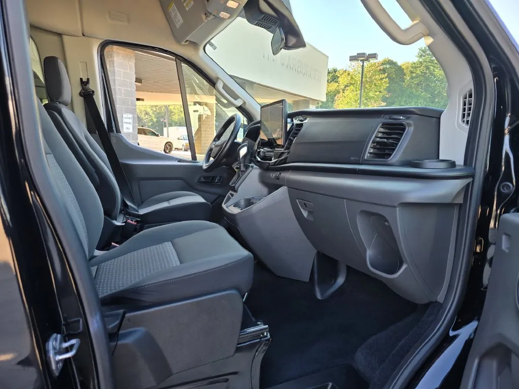 Ford Transit-350 photo 36