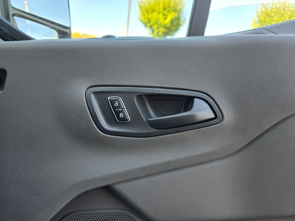 Ford Transit-350 photo 40