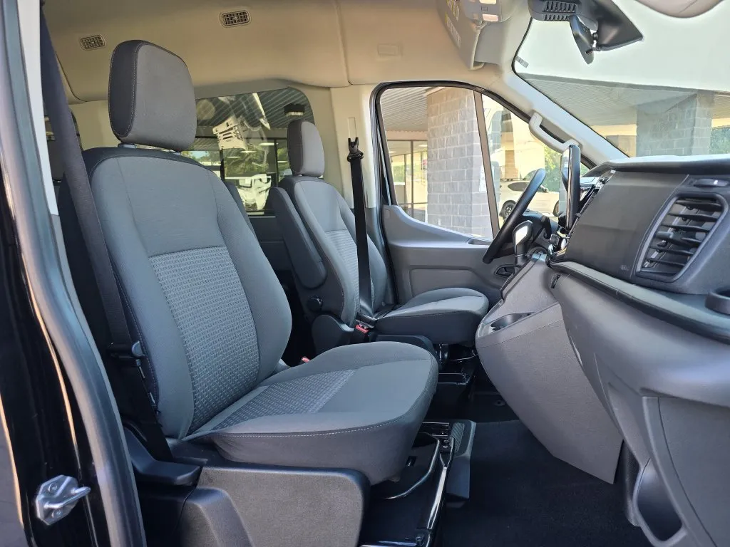 Ford Transit-350 photo 37