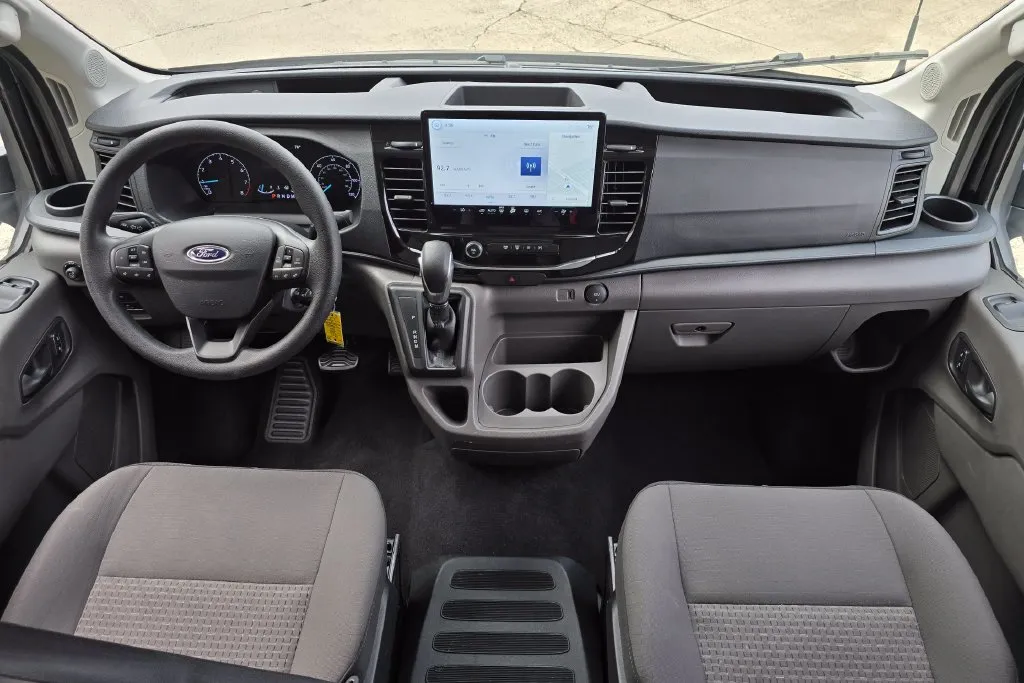 Ford Transit-350 photo 17