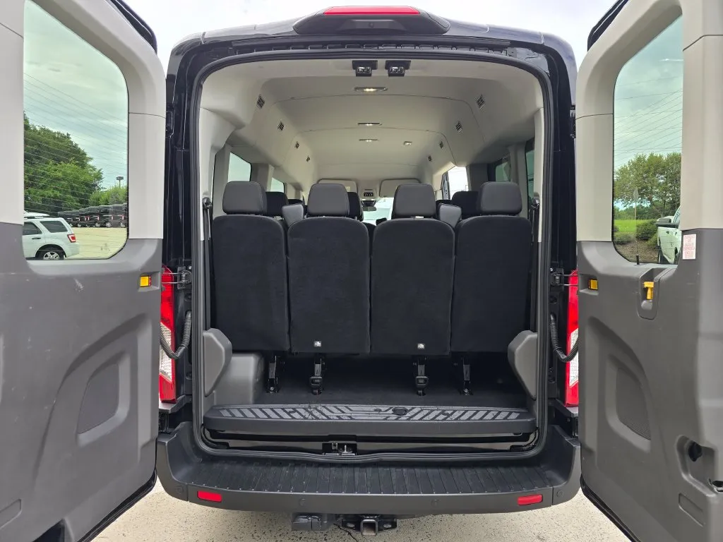 Ford Transit-350 photo 12