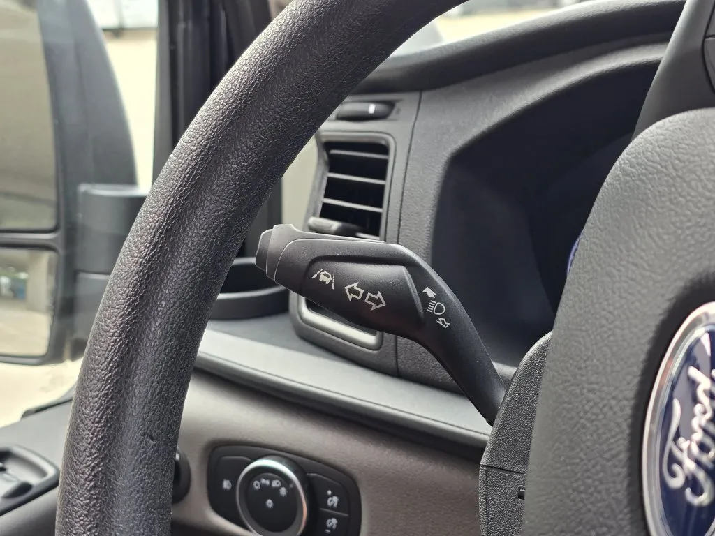 Ford Transit-350 photo 19