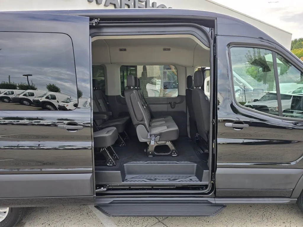 Ford Transit-350 photo 13