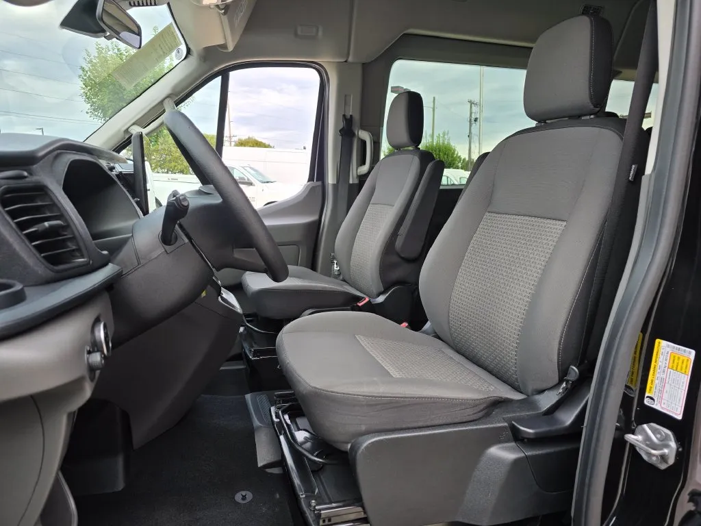 Ford Transit-350 photo 32