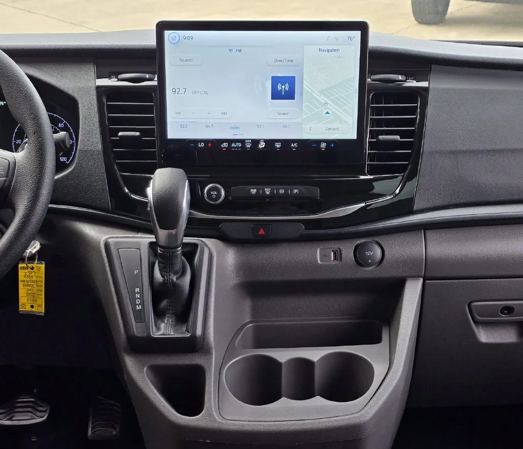 Ford Transit-350 photo 26