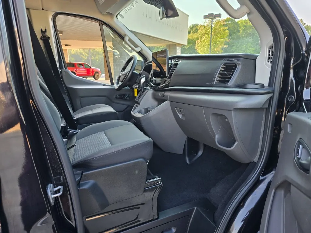 Ford Transit-350 photo 36