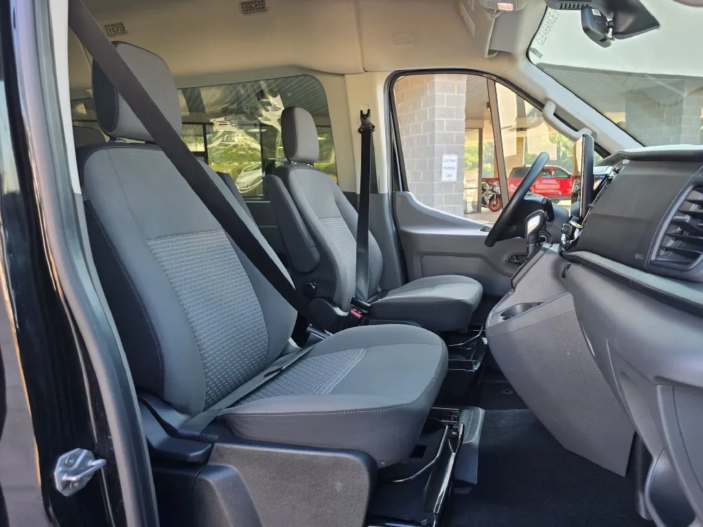 Ford Transit-350 photo 37