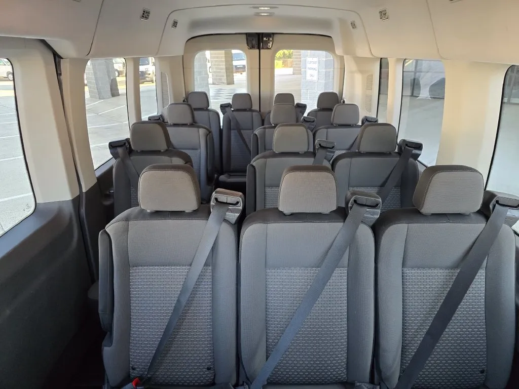 Ford Transit-350 photo 15