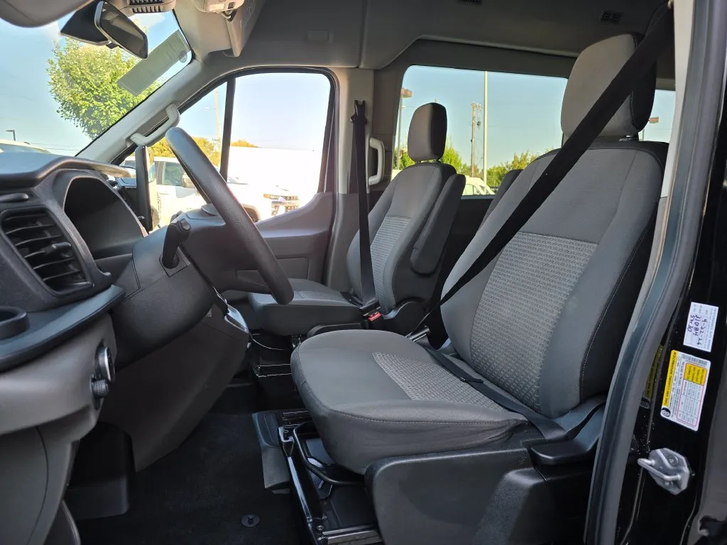 Ford Transit-350 photo 32
