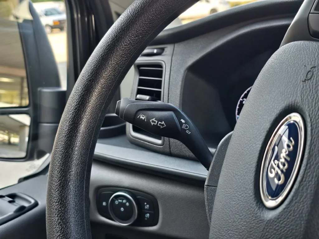 Ford Transit-350 photo 19