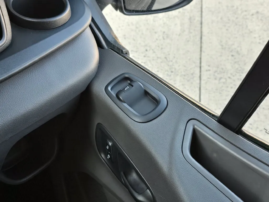 Ford Transit-350 photo 39