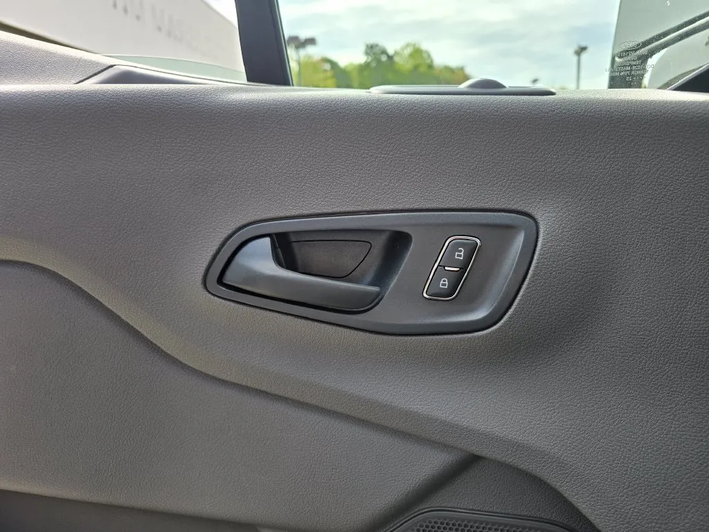 Ford Transit-350 photo 34
